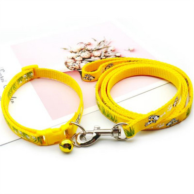 Modes mājdzīvnieku kakla siksna Vilces virve Dzīvnieku raksts Jauki zvaniņa regulējami kaklasiksnas sunim kaķim kucēnam kaķēnam DIY mājdzīvnieku aksesuāri