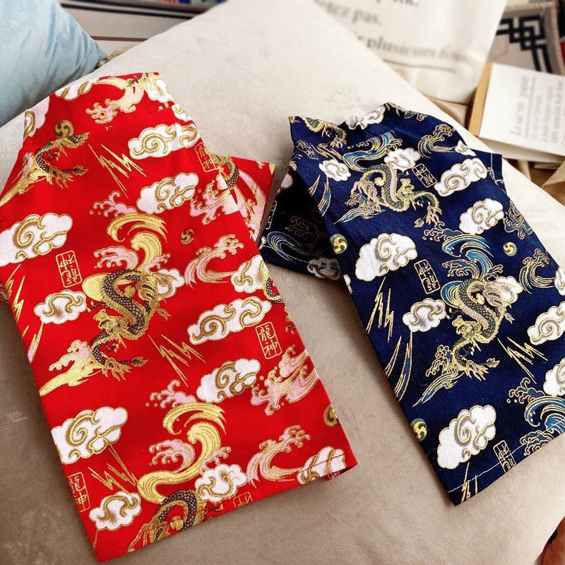 Talvine soe koerajakk Lemmiklooma kutsika Hiina stiilid Tikandid Riided Uusaasta Kostüümid Jakid Chinoiserie Uusaasta Koerariided