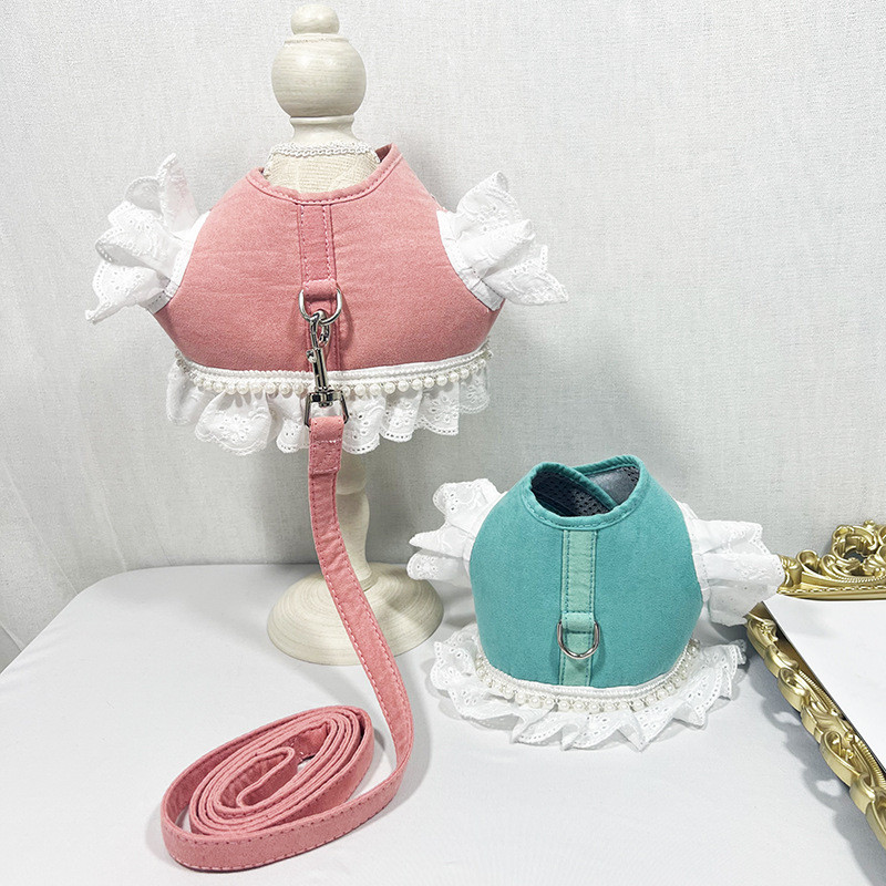 Luksusa dizainera suņu kaķu zirglietu un pavadu komplekts, mājdzīvnieku pastaigu apmācības veste jorkiešiem Pērļu imitācijas, ieejamās suņu iejūgas mežģīnes