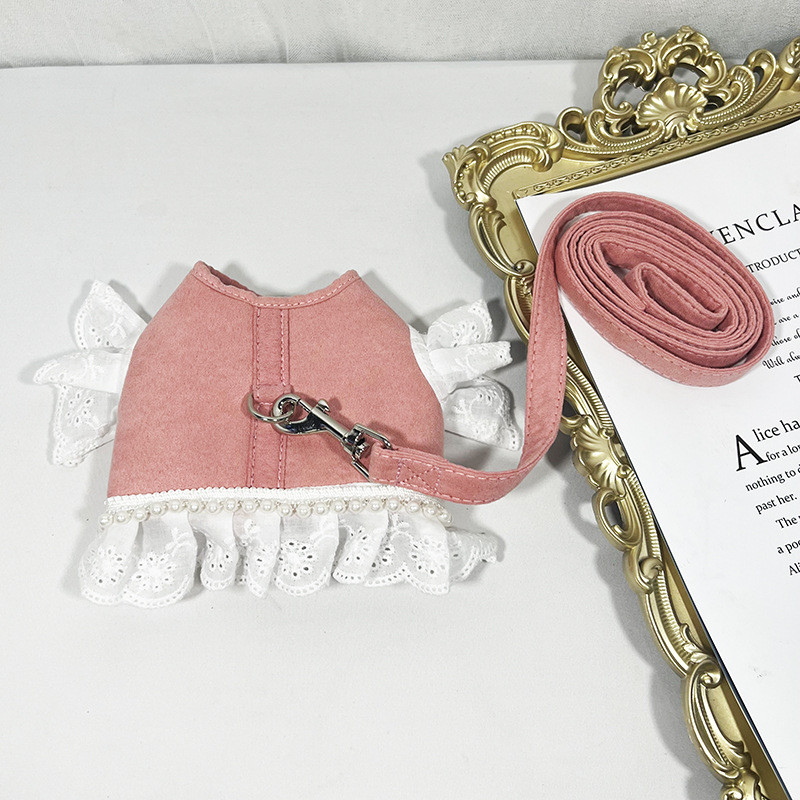 Luksusa dizainera suņu kaķu zirglietu un pavadu komplekts, mājdzīvnieku pastaigu apmācības veste jorkiešiem Pērļu imitācijas, ieejamās suņu iejūgas mežģīnes