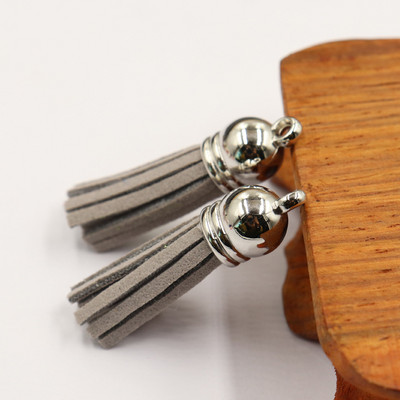 20 buc/lot ciucuri din piele intoarsa breloc ciucuri bricolaj Craciun breloc pandantiv bijuterii de vara confectionare cercei brelocuri Găsire