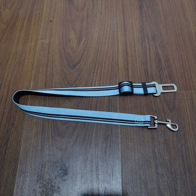 Naminių gyvūnėlių reikmenys Automobilio saugos diržas Šuns saugos diržas šuns pavadėlis Transporto priemonės diržas Reguliuojamas amortizatorius Elastinga Šviesą atspindinti saugos virvė šunų katei