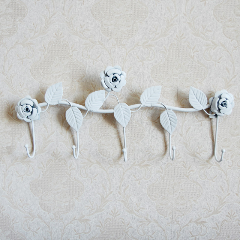 Európai stílusú Iron Rose Design dekoratív fali kampó Falra szerelhető ruhaakasztó Tároló állvány kulcstartó rendszerező lakberendezés