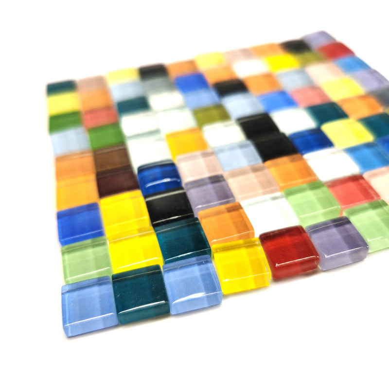 90 vnt (apie 80 g / 2,82 uncijos) 1 cm kvadratinės stiklo mozaikos plytelės „pasidaryk pats“ mozaikinės amatų medžiagos linksmiems rankų darbo stiklo mozaikiniams akmenims