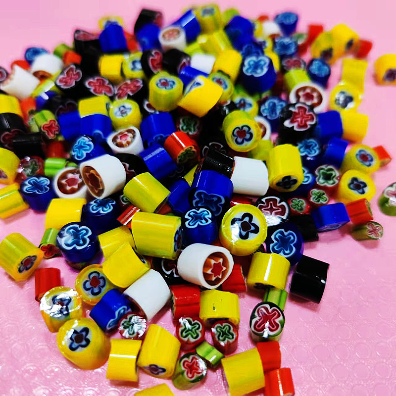 1,5 unces/42 g krāsainas Millefiori mozaīkas flīzes, stikla saplūšanas flīzes, tūkstotis ziedu krelles, cilindra formas, DIY amatniecības materiāls