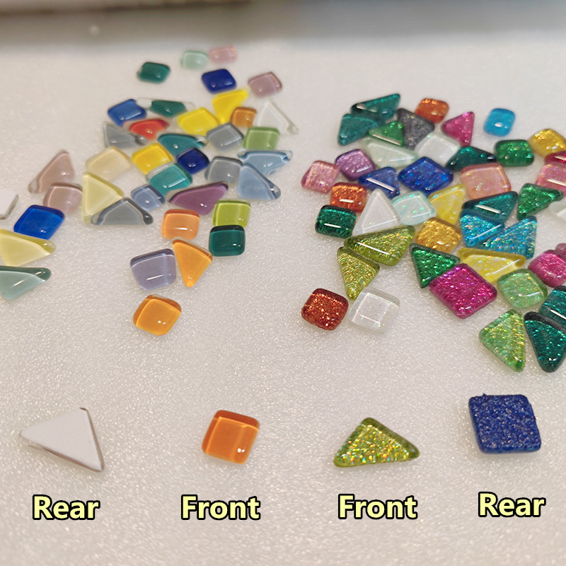 120g/4.23oz (aptuveni 85gab.) Daudzstūra stikla mozaīkas flīzes Spilgtas/mirdzošas mozaīkas amatniecības materiāli kvadrātveida/romba mozaīkas flīzes