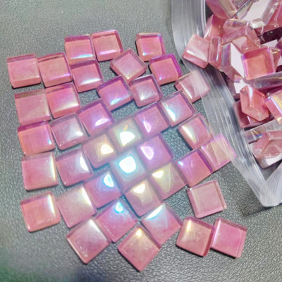 100db (100g/3.52oz) fényes mázas üvegmozaik csempe, 4 mm/0,16 hüvelyk vastagság 1 cm/0,39 hüvelyk négyzet alakú kézműves csempemozaik készítő anyagok