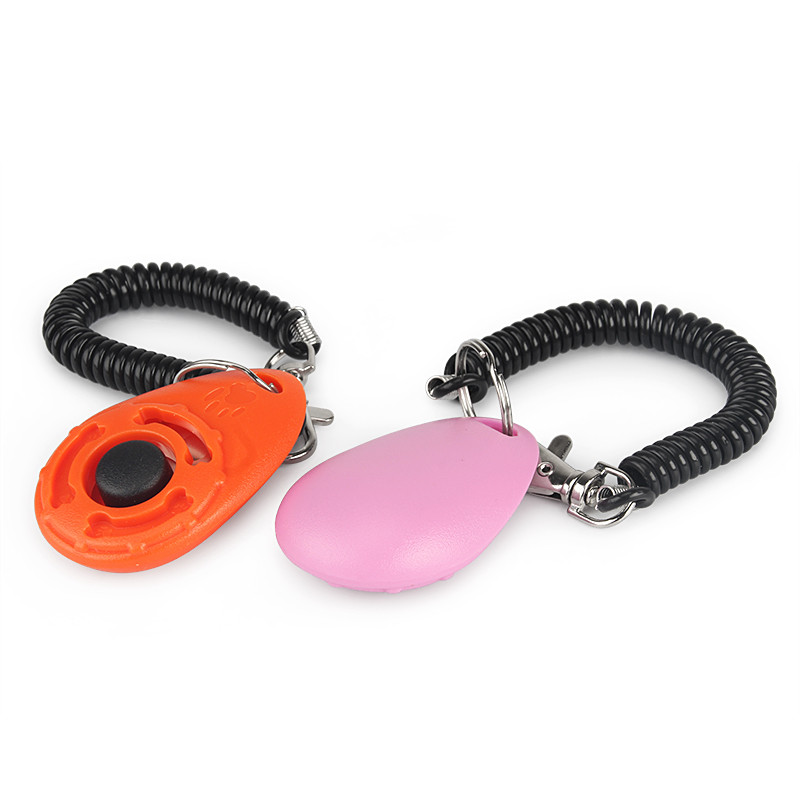 Spalvingas ovalus paspaudimas naminių šunų spyruoklinio dizaino mielas šuns letenų kaulų raštas su raktų pakabu Nešiojami garsūs augintinio dresavimo reikmenys