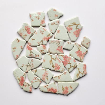 Zilā un baltā porcelāna fragmenti 3 unces/85 g (4–5 gab.) Keramikas mozaīkas flīzes DIY amatniecības flīžu mozaīkas izgatavošanas materiāli