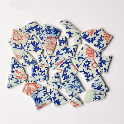 Zilā un baltā porcelāna fragmenti 3 unces/85 g (4–5 gab.) Keramikas mozaīkas flīzes DIY amatniecības flīžu mozaīkas izgatavošanas materiāli