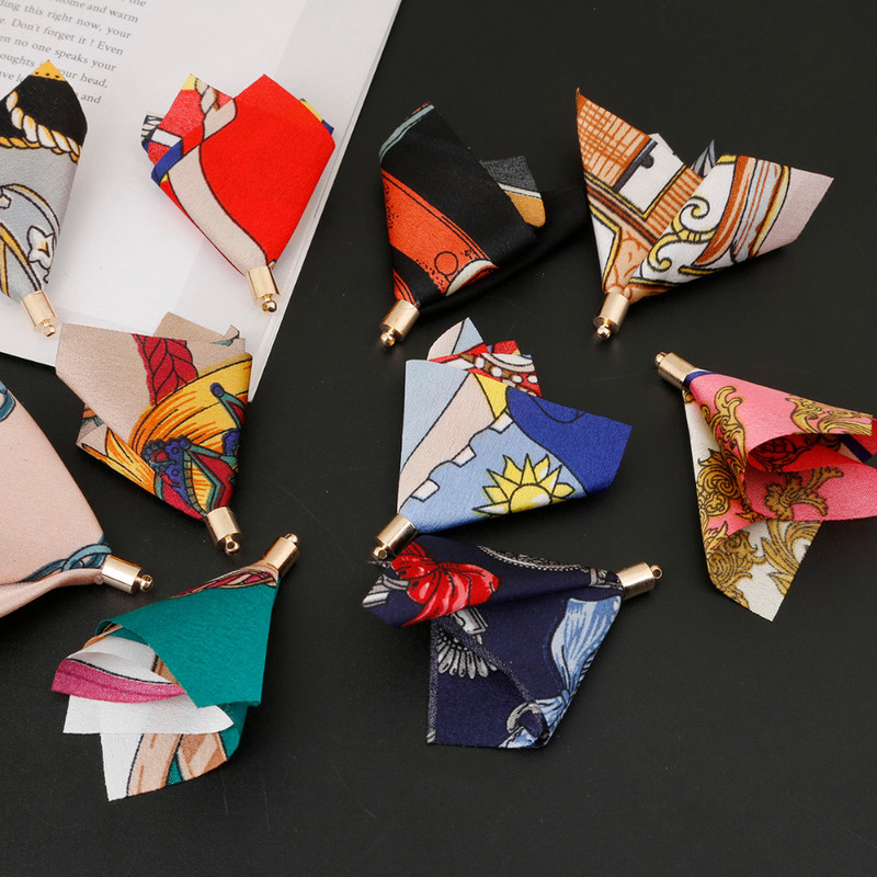 Izvēles 8 stilu jauktu krāsu šarms ziedu pušķu piekaramie aksesuāri auskariem/atslēgu piekariņam/telefonam/aizkaram/gramenta dekorēšanai