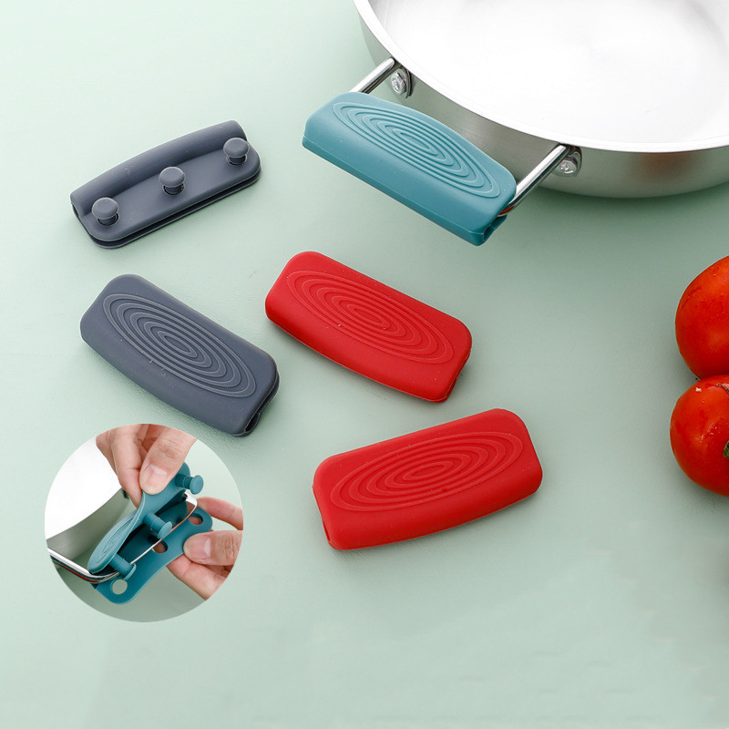 2/4 DB szilikon serpenyő fogantyú fedél Forrázásgátló védő burkolat Pároló serpenyő fogantyútartó csúszásmentes fedél konyhai kütyük