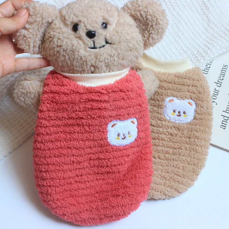 INS kisállatruházat új nagykereskedés kiskutya bichon mackó őszi és téli bársony mellény vastagított macska medve pamut ruhák kutya ruhák