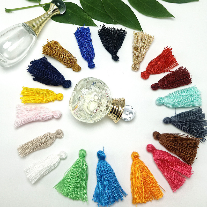 50 db 30 mm-es rövid többszínű pamut selyem bojt varázslatok fülbevalóhoz nyaklánc ékszer készítés szatén medál kézzel készített barkács dekoráció