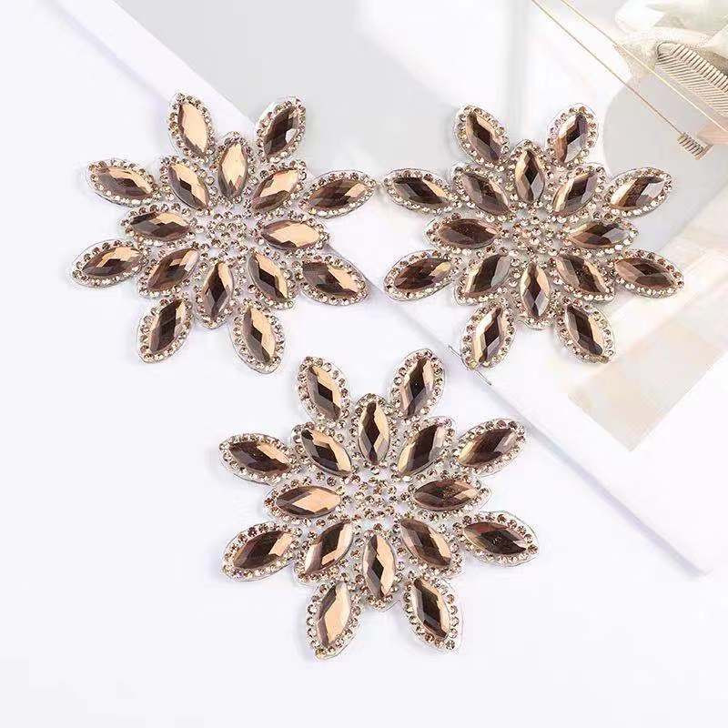 1 kom/lot Kristalni cvjetni zakrpe Motiv Hotfix Štras aplicirano za odjeću/torbu/cipele Dragulji, djeca žene Odjevni predmeti Dodaci