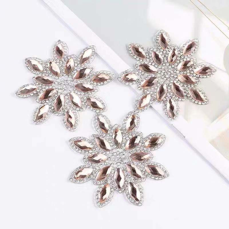 1 kom/lot Kristalni cvjetni zakrpe Motiv Hotfix Štras aplicirano za odjeću/torbu/cipele Dragulji, djeca žene Odjevni predmeti Dodaci