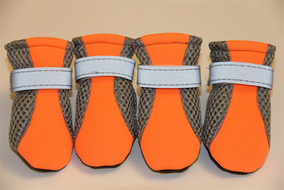 Elpojoši mājdzīvnieku suņu apavi Ūdensnecaurlaidīgi āra pastaigu tīkls Mīksti vasaras mājdzīvnieku apavi Naktī droši atstarojoši zābaki maziem un vidējiem suņiem