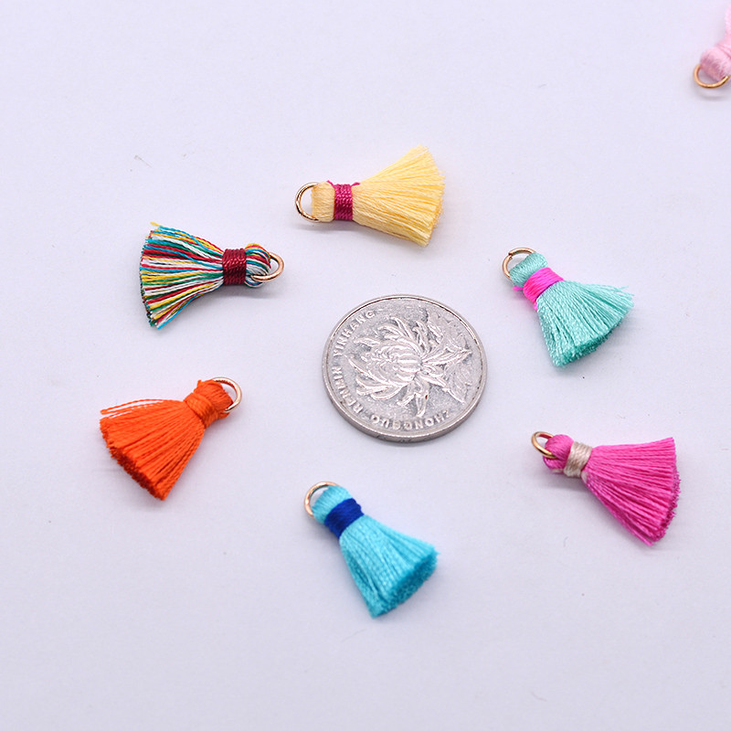 10p 2 cm pušķis / viskozes pušķis / aksesuāri rotaslietas / juvelierizstrādājumu izgatavošana / DIY / ar rokām darinātas rotas / Auskaru pušķis / somas cilpa / uzšūt pušķi