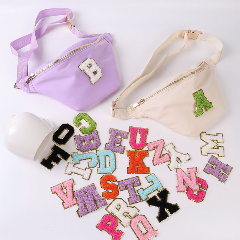 1 vnt. 5,5 cm išsiuvinėtas raidžių lygintuvas ant pataiso AZ Šeniliniai raidžių pleistrai su Blizgučiais Varsity Neryškiais marškinėlių raštais