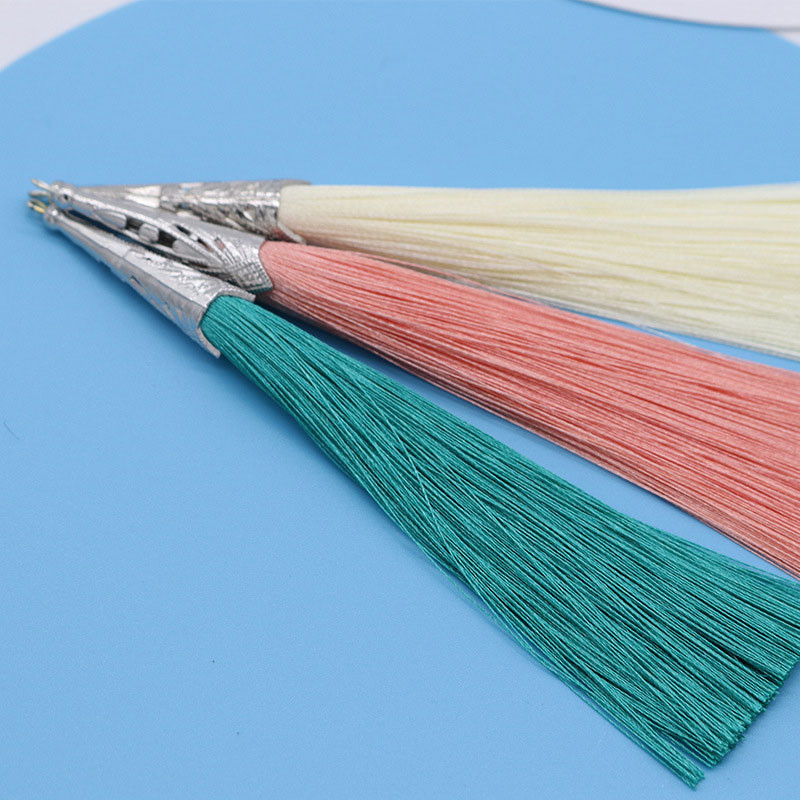 2/5 gab. Sakausējuma vāciņš zīdaini pušķi atslēgu piekariņš, roku darbs, mīksts pušķis ar cilpām amatniecībai, rotaslietu izgatavošanai, grāmatzīmju piekariņu dekorēšanai