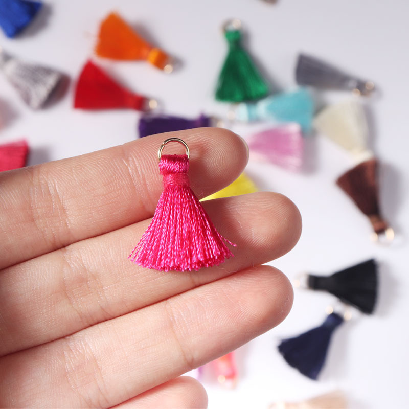 40 komada 25 mm Metalni prsten za vješanje Mini rese Privjesci DIY Materijal Nakit Naušnice Ukrasi za zavjese Glatke resice