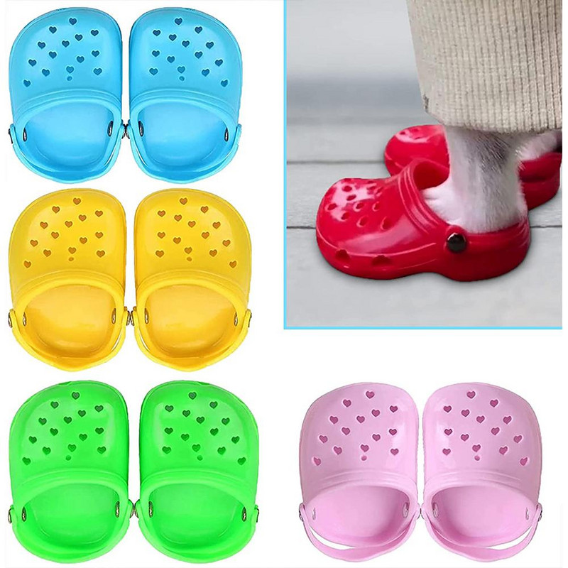 Pāris mazas, jaukas 3D mini sandales čības Plastmasas jauki pludmales apavi Croc Hole Pet Shoe suņiem aksesuāri mājdzīvnieki kucēns mājdzīvnieki mājdzīvnieku preces