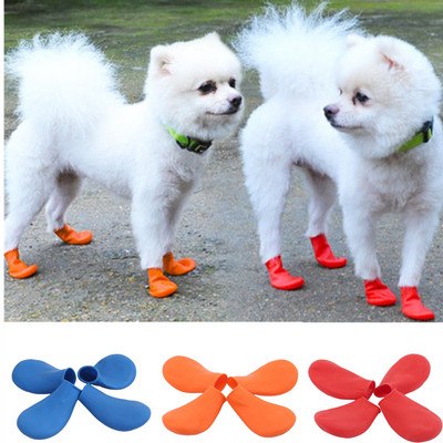 4 db/tétel Vízálló téli kutyacipő Chihuahuához Balloon típusú gumi esőcsizma Hordozható kutyakiegészítők kültéri lábbelik zokni