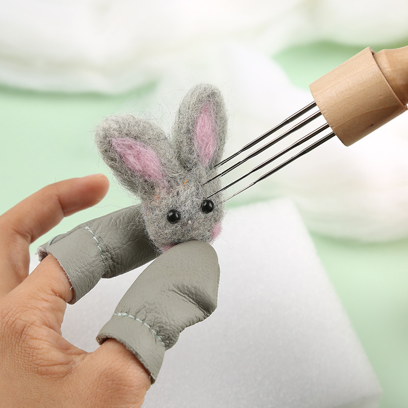 MIUSIE Vuna za filcanje od meke vune u 26 boja, meka vunena vlakna za filcanje iglom i ručno izrađene DIY lutke prikladne za žene početnice