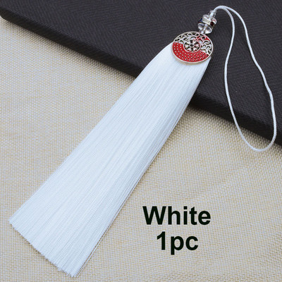 1 gab Amatniecības pušķi Tibetas sudraba ziedu pušķis, ar rokām gatavoti, mīksti zīdaini pušķi ar pakarināmo cilpu, lai izgatavotu amatniecības rotaslietas