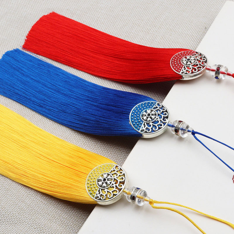 1 gab Amatniecības pušķi Tibetas sudraba ziedu pušķis, ar rokām gatavoti, mīksti zīdaini pušķi ar pakarināmo cilpu, lai izgatavotu amatniecības rotaslietas