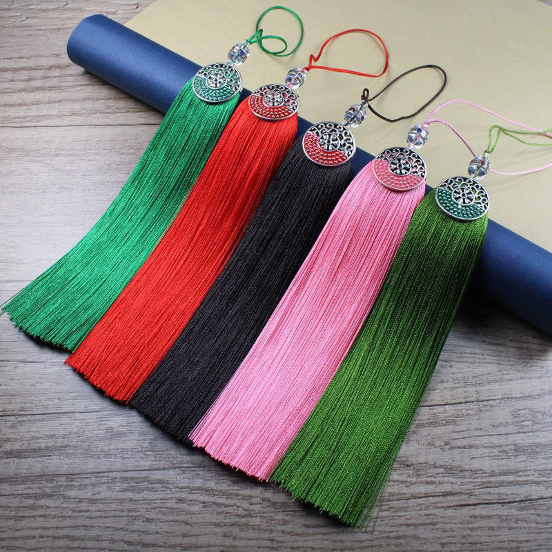 1 gab Amatniecības pušķi Tibetas sudraba ziedu pušķis, ar rokām gatavoti, mīksti zīdaini pušķi ar pakarināmo cilpu, lai izgatavotu amatniecības rotaslietas