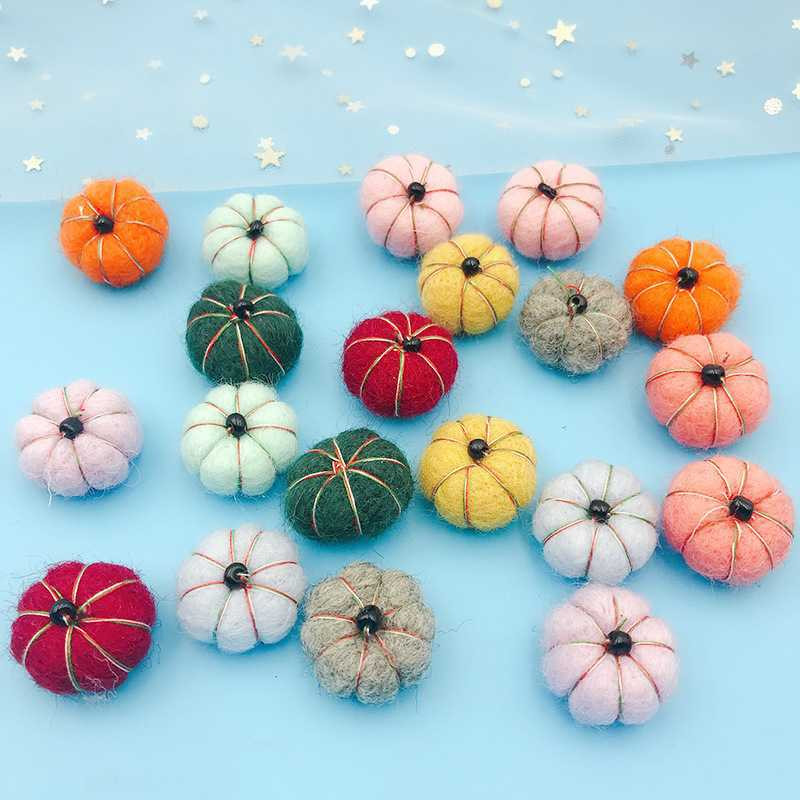 DIY vilnas filca dekorēšana Filcs Pom Pom Roku darbs Materiāli Ķirbju Amatniecība bērniem Filca bumbiņu materiāls Amogurum tamborēta lelle