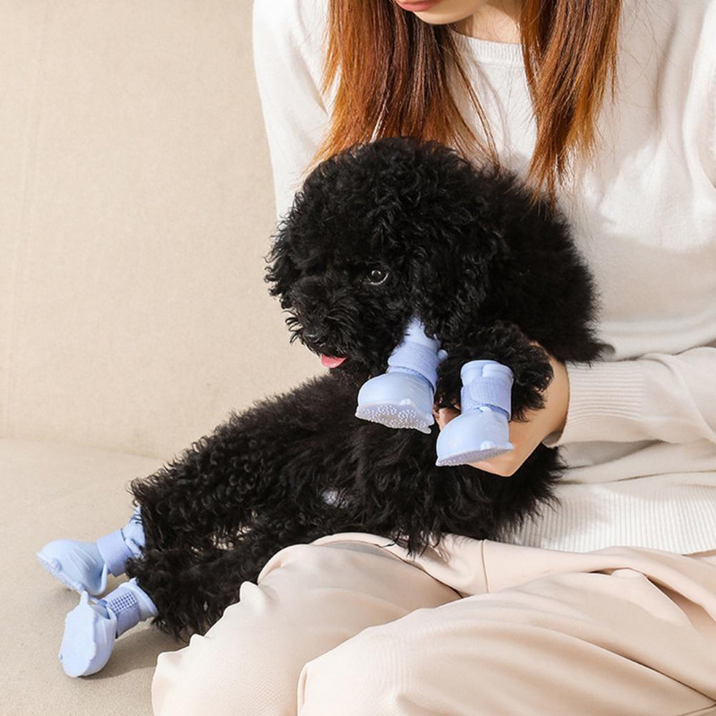 4Gb Stilīgi mājdzīvnieku suņu kaķu pēdu spīļu pārsegi Lietus apavi Mājdzīvnieku apavi Stiprinājuma lentes Nodilums