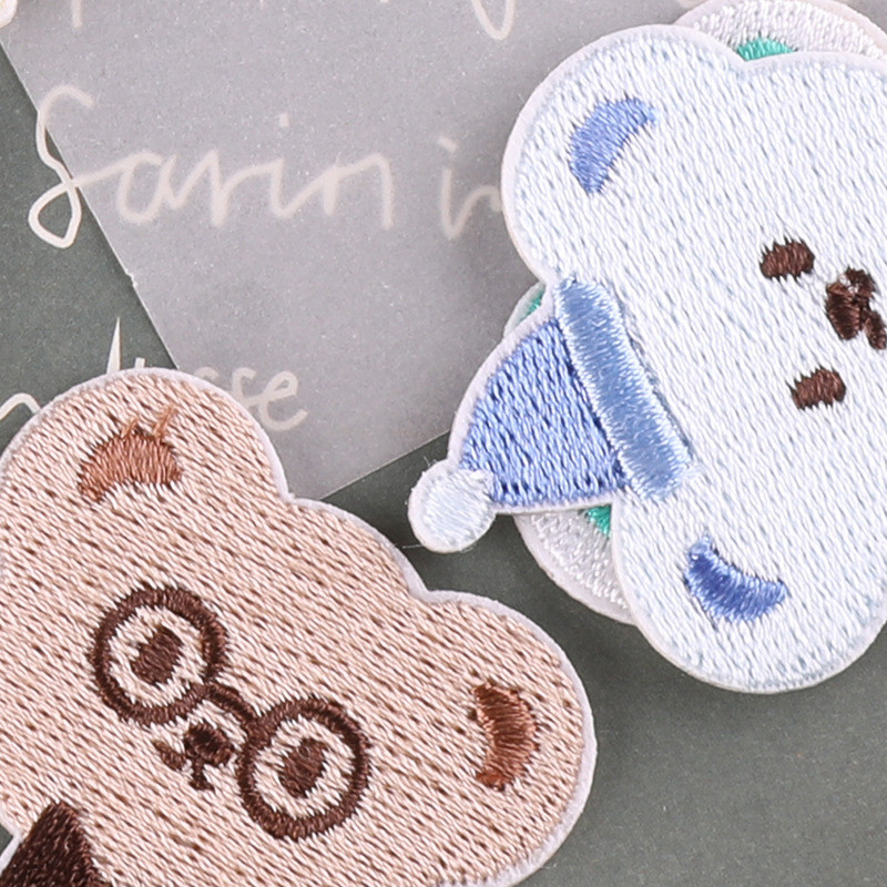 1 vnt. „Pasidaryk pats“ mielas meškiukas, siuvinėjimo lipdukai Animaciniai filmukai, gyvūnai, lipnūs pleistrai, skirti vaikams, drabužių taisymas, aplikacijos, ženklelis