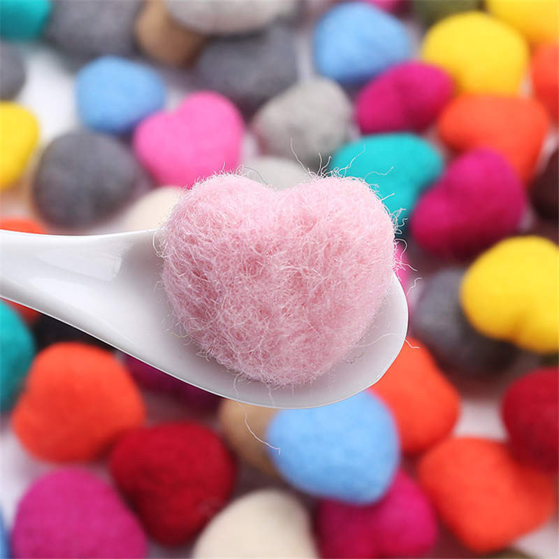 Rankų darbo adatos vilnos veltinio širdelės kalėdinis pakabinamas dekoras Namų vakarėlis pasidaryk pats Papuošalai Plaukų aksesuarai Pakabukai 1vnt