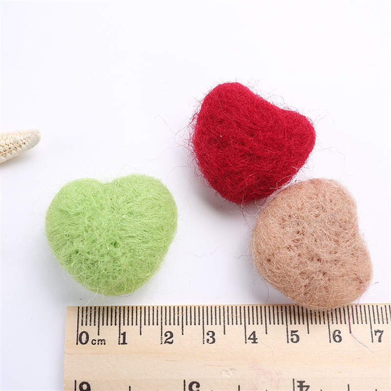 Rankų darbo adatos vilnos veltinio širdelės kalėdinis pakabinamas dekoras Namų vakarėlis pasidaryk pats Papuošalai Plaukų aksesuarai Pakabukai 1vnt
