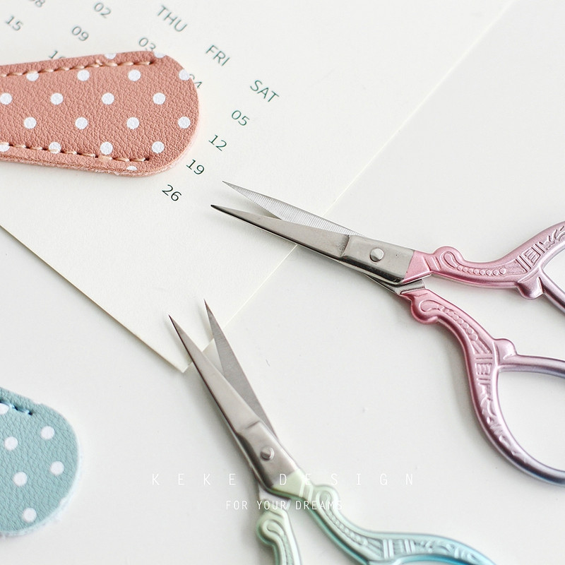 Profesionālās šūšanas šķēres Adatu apstrāde Metāla griešana Šķēres Šūšanas diegu griezējs Instrumenti šūšanas piederumiem Figurētas šķēres