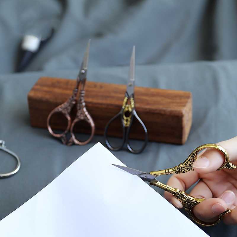 Lily Pattern Design European Retro Profesionālās Šūšanas Šķēres Šūšanas Izejmateriāli Zelta šķēres MINI Antīkās Šķēres Audumam