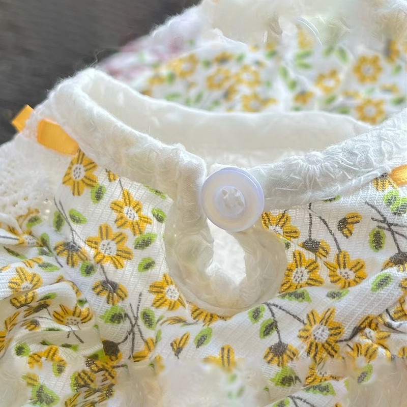 Saldi apdrukāti suņu kaķu apģērbi Mīkstas kokvilnas vasaras meitenes mājdzīvnieku tērps maziem suņiem Čivavas mopsis kucēnu mētelis Suņu aksesuāri