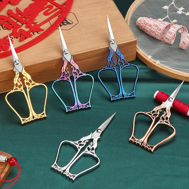 Vintage Eiropas stila izšuvumi Šūšanas Šķēres Tailor Šķēres auduma izšūšanai Rokdarbi Pudele Plūmju Šķēres Šūšana