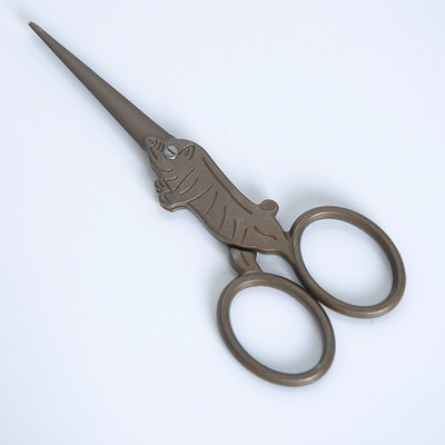 Nerūsējošā tērauda antīkās šķēres melnas un zeltainas 12 dažādu dzīvnieku formas amatniecības šķēres DIY šūšanas piederumi izšūšanas šķēres