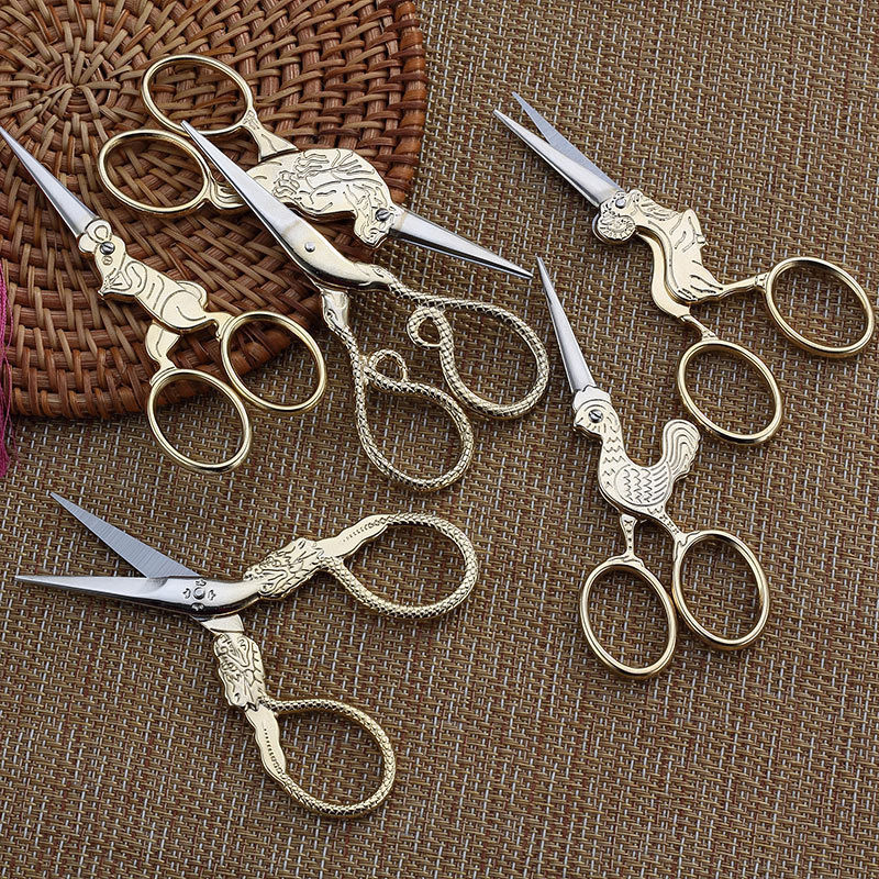 Nerūsējošā tērauda antīkās šķēres melnas un zeltainas 12 dažādu dzīvnieku formas amatniecības šķēres DIY šūšanas piederumi izšūšanas šķēres