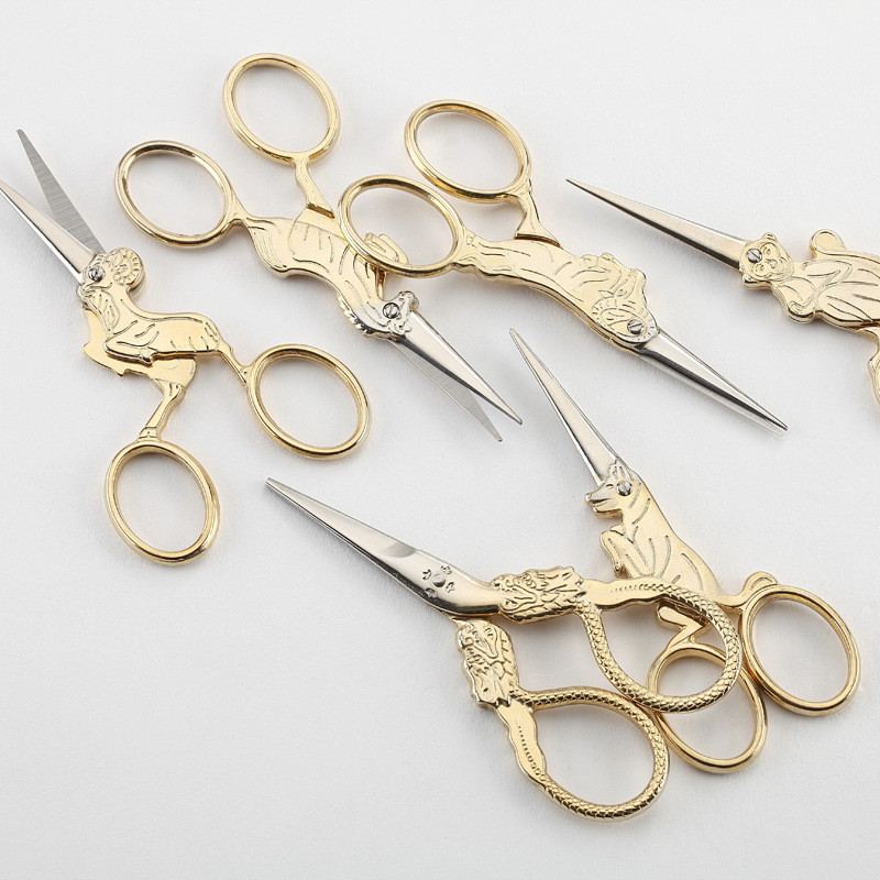 Nerūsējošā tērauda antīkās šķēres melnas un zeltainas 12 dažādu dzīvnieku formas amatniecības šķēres DIY šūšanas piederumi izšūšanas šķēres