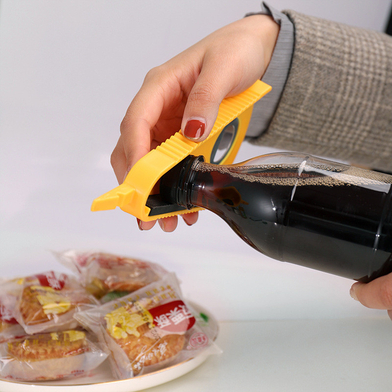 1 tk purgiavaja 5-ühes multifunktsionaalne purgiavaja silikoonkäepidemega pudeliavaja komplekt, mida on lihtne kasutada eakate laste jaoks.