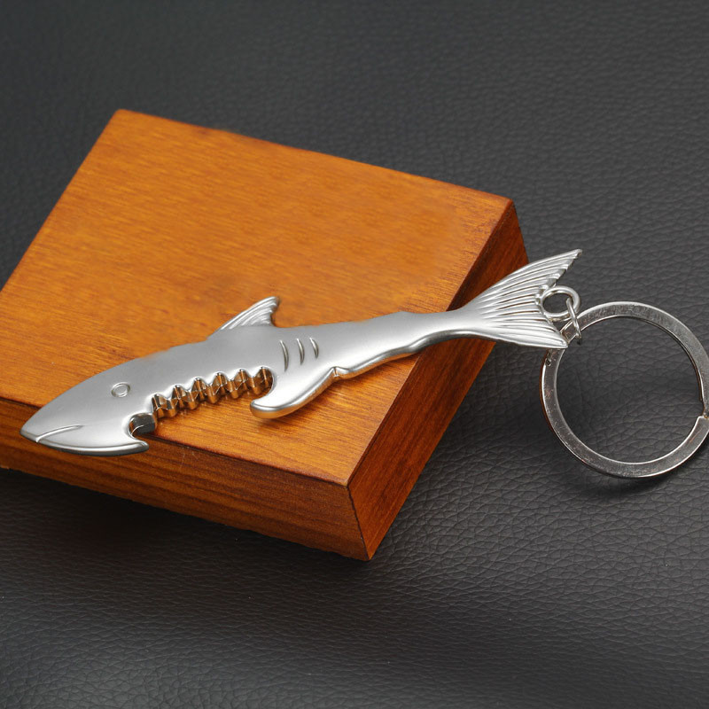 Haizivs formas pudeļu attaisāmais atslēgu piekariņa formas cinka sakausējuma gredzens alus pudeļu attaisītājs Radošs korķviļķis atslēgu piekariņa kulons ballītes dāvana