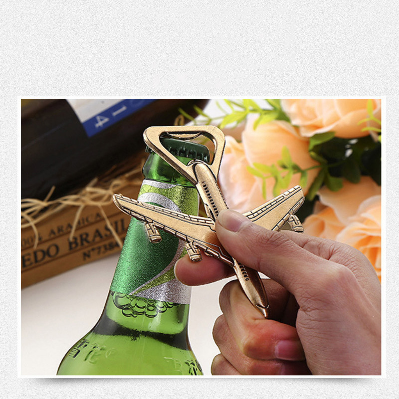 Lennukipudeliavaja Antiikne lennukikujuline sulam õllepudeliavaja majapidamises vajalikud tarbeesemed pulmakingituspidu köögiavajad