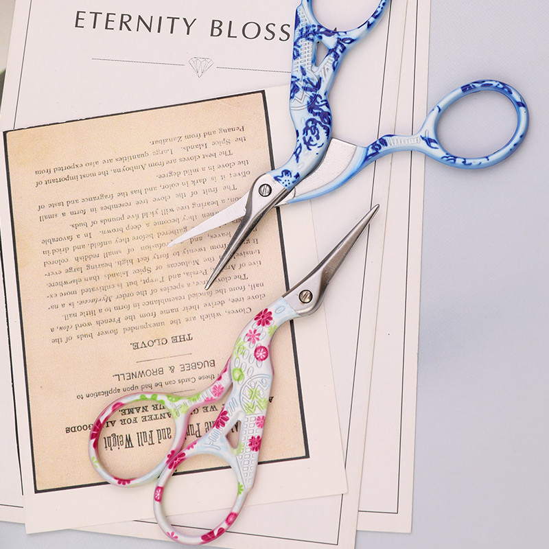 Šķēres Vintage auduma un papīra šūšanas šķēres Retro Tailor zilā un baltā porcelāna vintage celtņa šķēres 4 iespējas