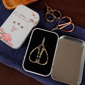 Augstas kvalitātes dzelzs kastes iepakojums nerūsējošā tērauda amatniecības šķēres Augstas kvalitātes retro zelta mini šūšanas šķēres krustdūriena šķēres