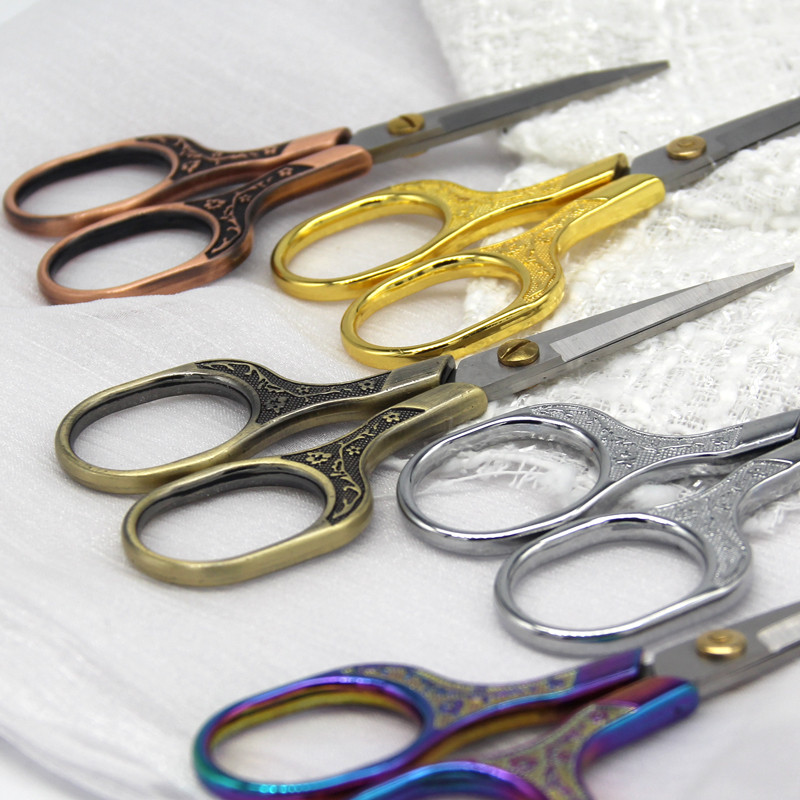 Retro rätsepa käärid ristpistes antiiksed vintage käärid niidid tikandid kääriõmblused kodumajapidamises käsitööks õmblemiseks