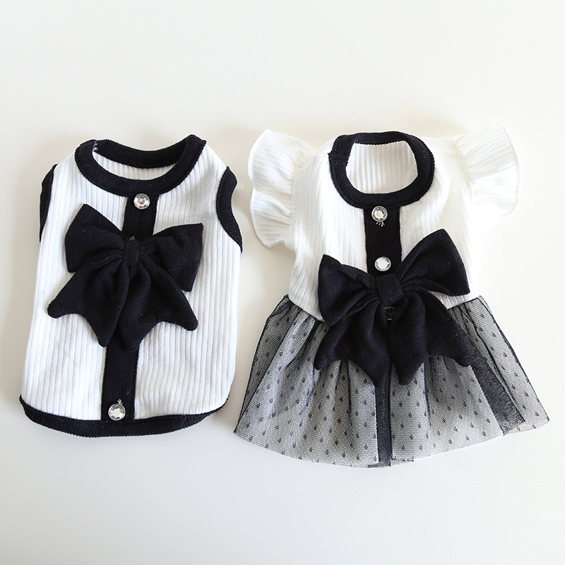 Melnas krāsas vestes un kleitas maziem suņiem Pavasara un vasaras mājdzīvnieku apģērbi Jauki, saldi, liela bantītes dizains Mājdzīvnieku svārki Suņiem Aksesuāri